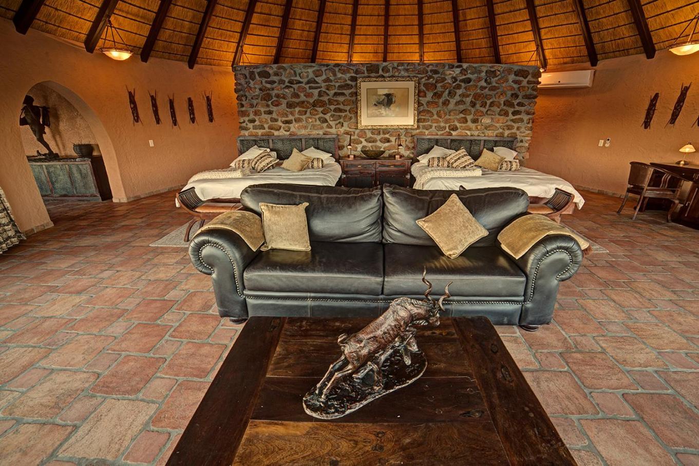 Mount Etjo Safari Lodge Kalkfeld Buitenkant foto