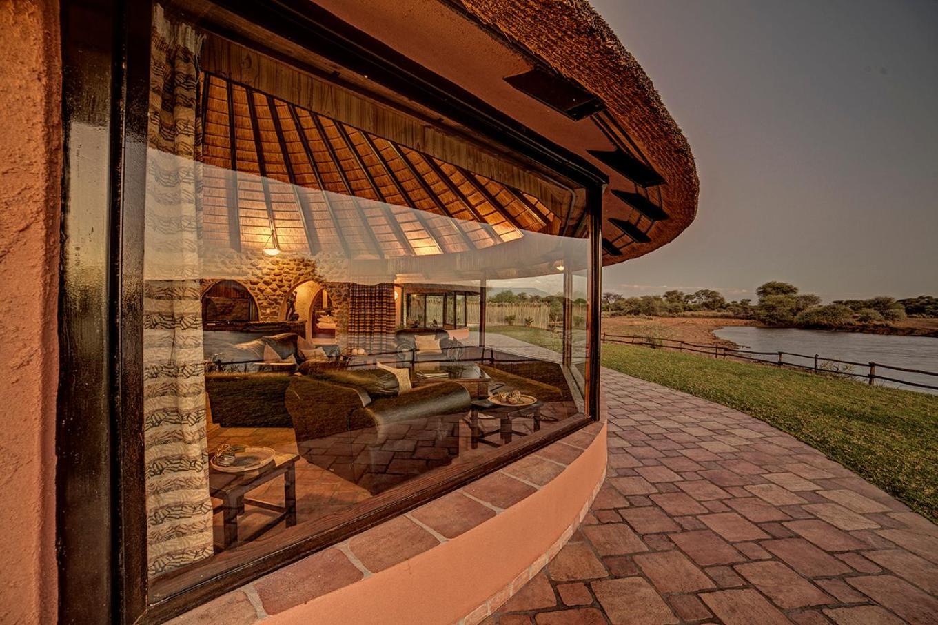 Mount Etjo Safari Lodge Kalkfeld Buitenkant foto