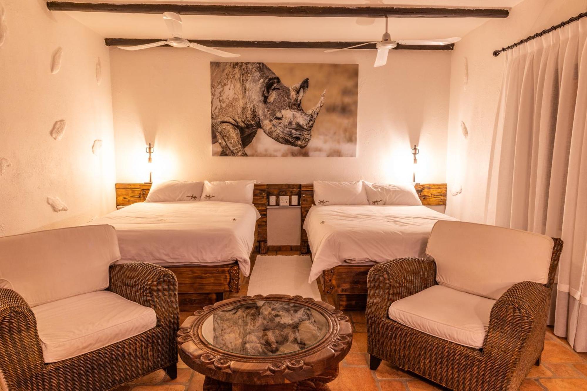 Mount Etjo Safari Lodge Kalkfeld Buitenkant foto