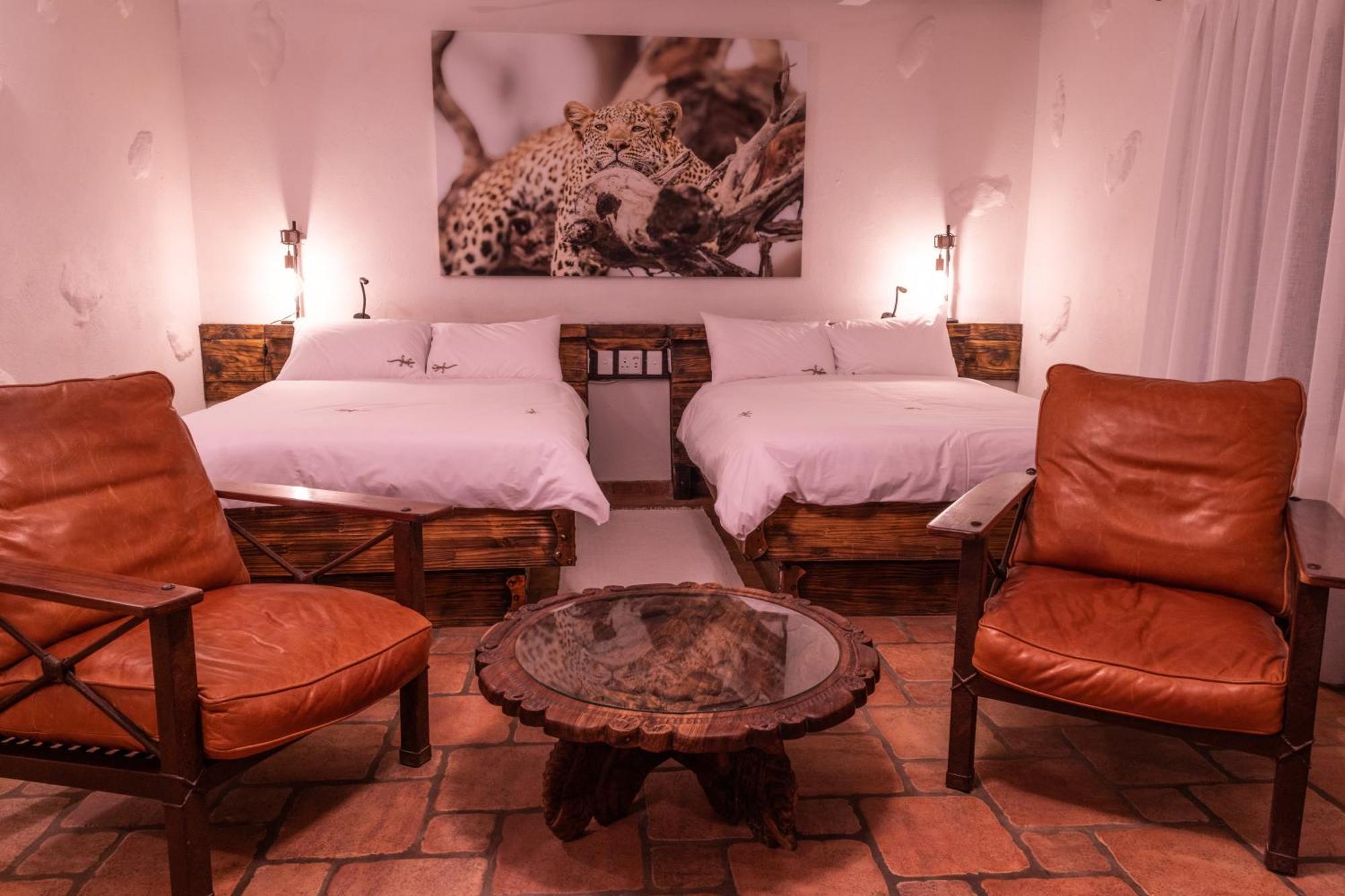 Mount Etjo Safari Lodge Kalkfeld Buitenkant foto