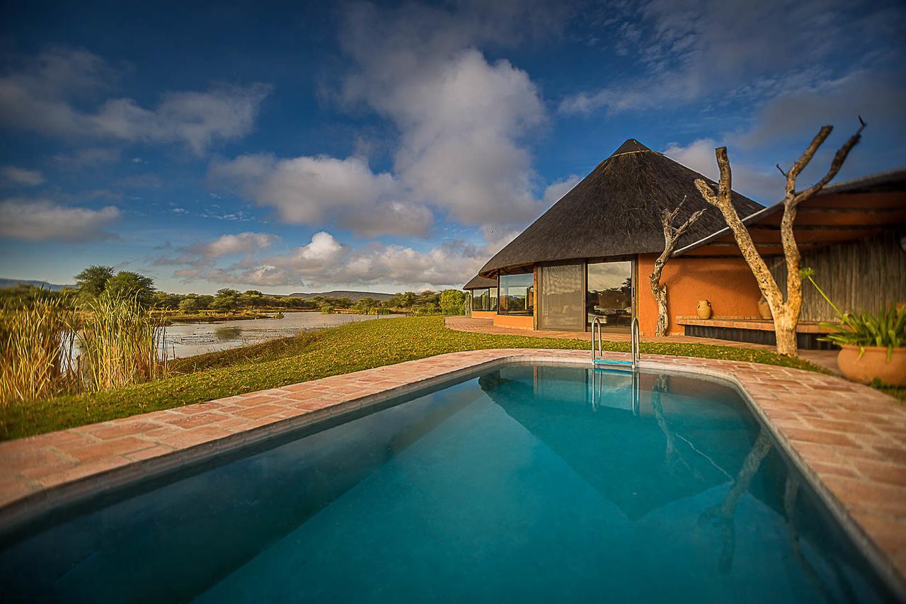 Mount Etjo Safari Lodge Kalkfeld Buitenkant foto