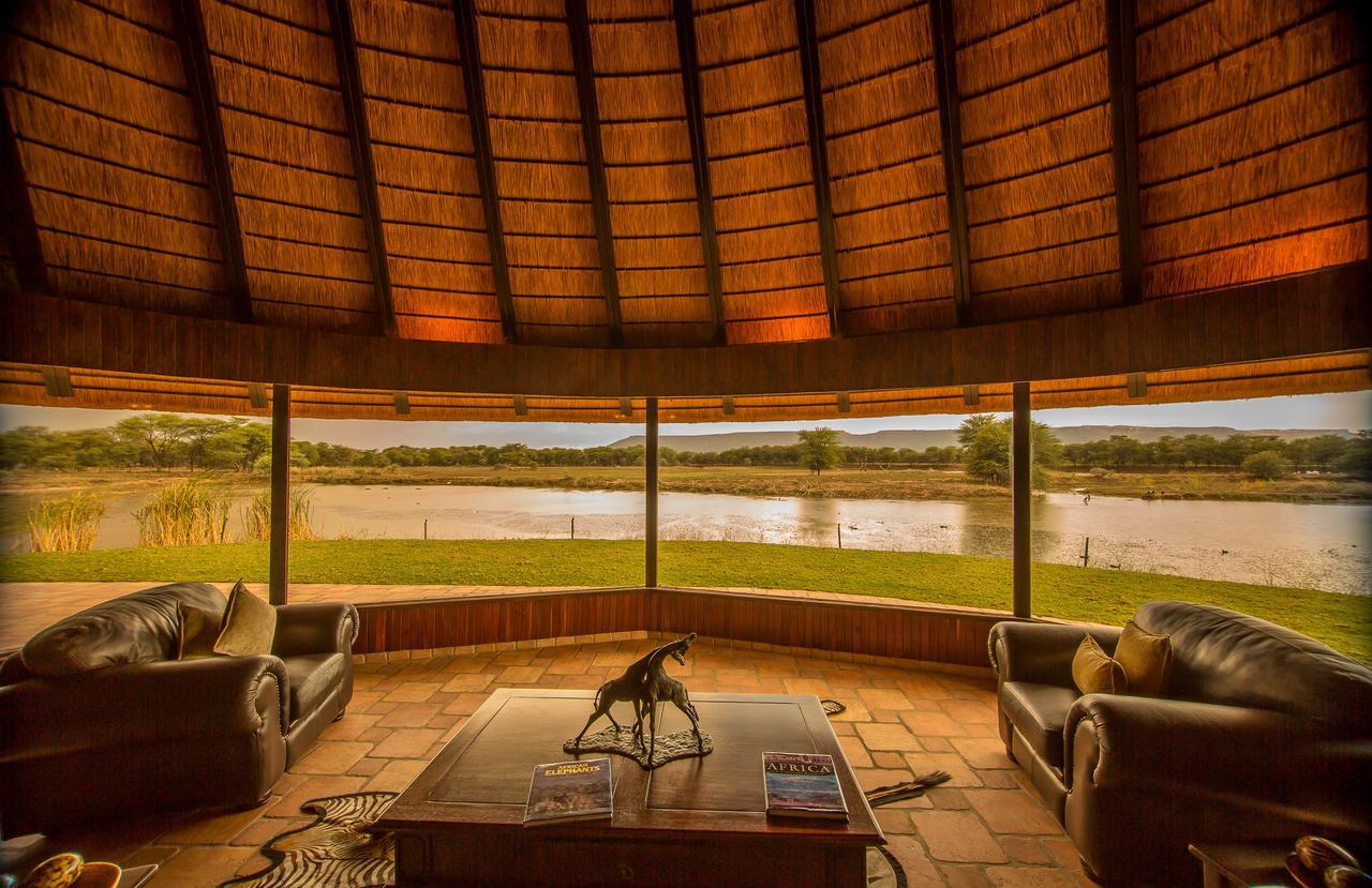 Mount Etjo Safari Lodge Kalkfeld Buitenkant foto