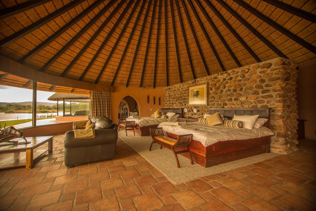 Mount Etjo Safari Lodge Kalkfeld Buitenkant foto